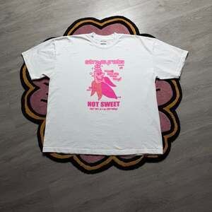 Stray Rats Not Sweet Graphic Logo T-shirt Size 2XL White Pink